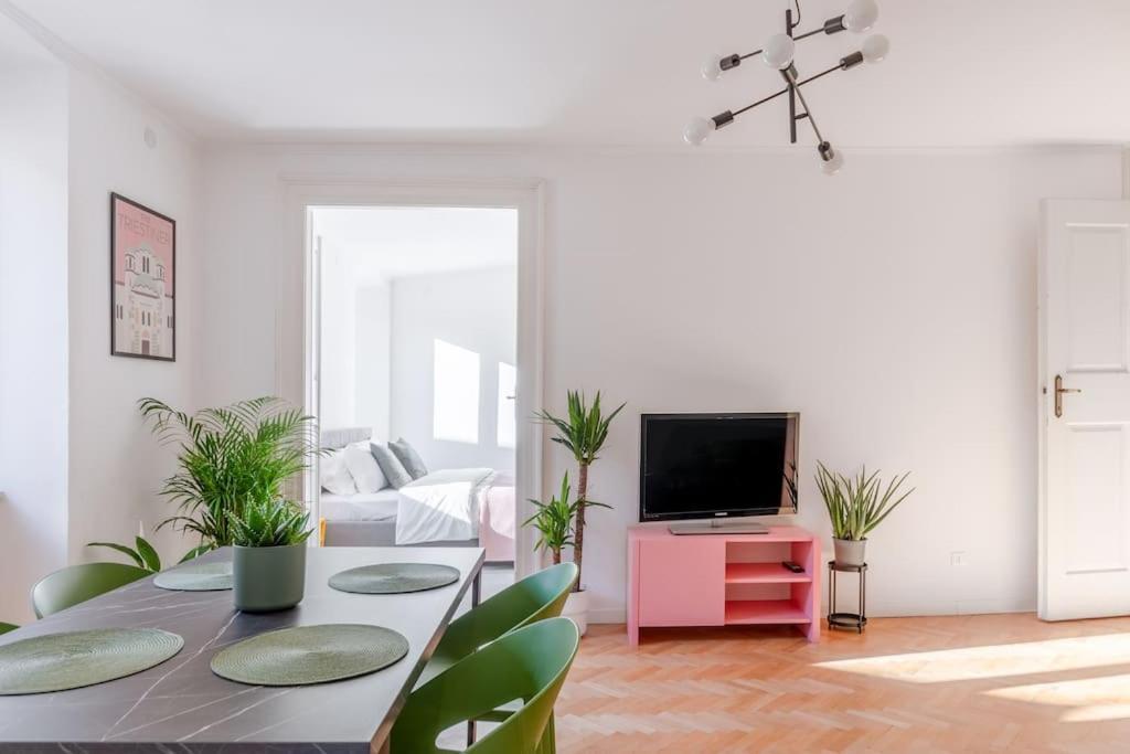 Stylish Apartment - Casa Leone - Center Trieste Luaran gambar