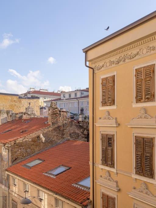 Stylish Apartment - Casa Leone - Center Trieste Luaran gambar